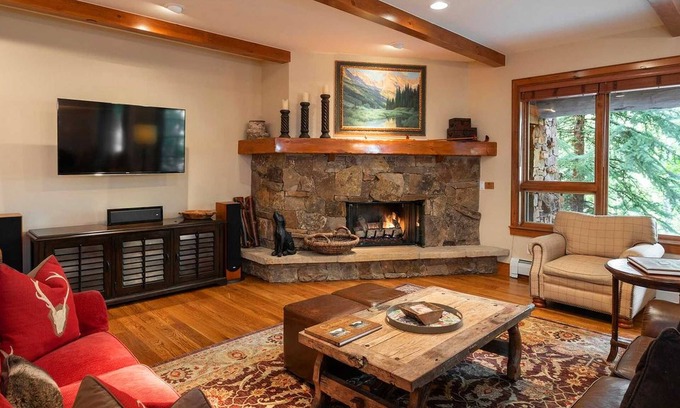 Avon Condo | Gorgeous 4 bedroom ski-in/out condominium, immaculate interior!