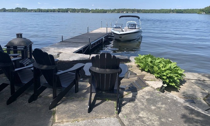 Selwyn Cottage | Gorgeous 4 Bedrooms Waterfront Vacation Cottage In Kawartha Lakes /Peterborough.