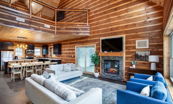 Wears Valley Cabin | Gorgeous 4 BR Cabin w/Pool!