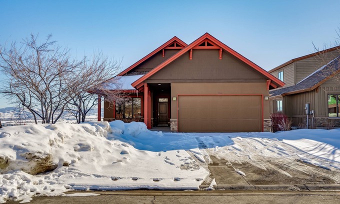 Eden House | Gorgeous 5 bedroom 4.5 bath home with incredible mountain and lake views.