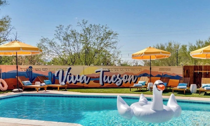 Casas Adobes House | Gorgeous 5br/3bath home with resort-like backyard