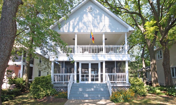 Severna Park House | Gorgeous Annapolis Area Waterfront Home!