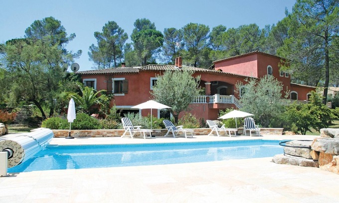 Puget-sur-Argens Apartment | Gorgeous apartment in Puget-sur-Argens
