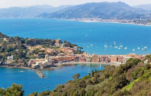 Varese Ligure Apartment | Gorgeous Apartment In Varese Ligure With Kitchen