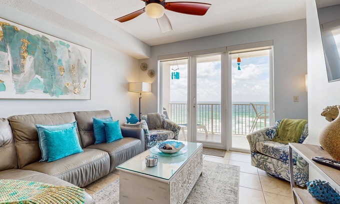 Fort Walton Beach Condo | Gorgeous beachfront condo, shared pool and beach access