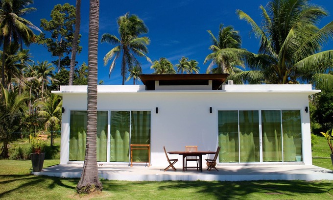 Thong Krut Villa | Gorgeous Beachfront 2 bedroom Bungalow