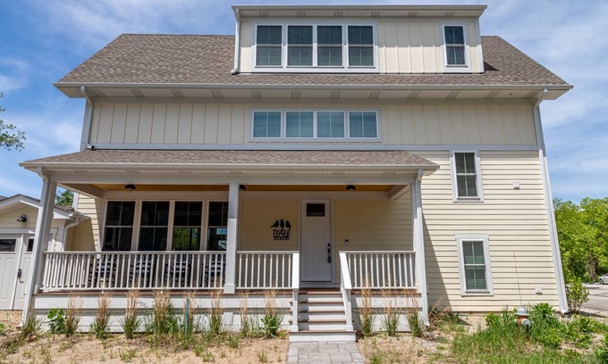 Michigan City House | Gorgeous Beachwalk Resort Home for 17