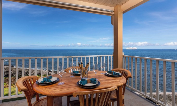 Kailua-Kona Condo | Gorgeous! Beautifully renovated DIRECT OCEAN FRONT condo. A must see!
