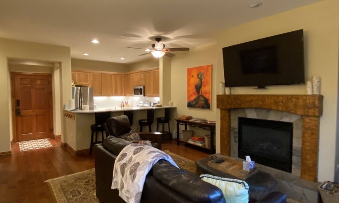Avon Condo | Gorgeous Beaver Creek 2 bed 2 bath condo at the Lodge at Brookside