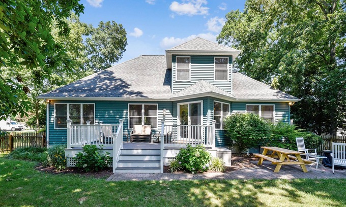 Bethany Beach House | Gorgeous Bethany retreat! Dog friendly, 4 BR/3BA, near trails, <2 miles to beach