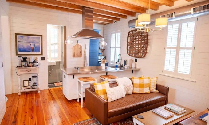 Cannonborough Elliotborough Apartment | Gorgeous, Bright & Spacious Apt - Walk to King!