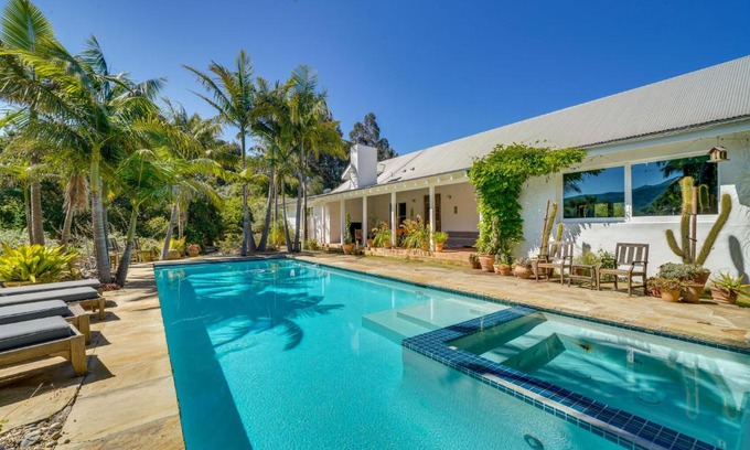 Carpinteria House | Gorgeous Carpinteria Home Pool, Spa, Fireplaces!