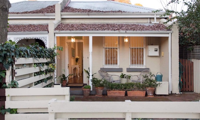 Subiaco House | Gorgeous central Subiaco cottage - walk to Kings Park, cafes, restaurants, train