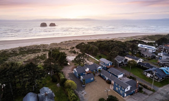 Rockaway Beach Condo | Gorgeous Coastline Setting, Pet Friendly, Seconds to Beach, Community Fire-Pit, Volleyball - Unit 12
