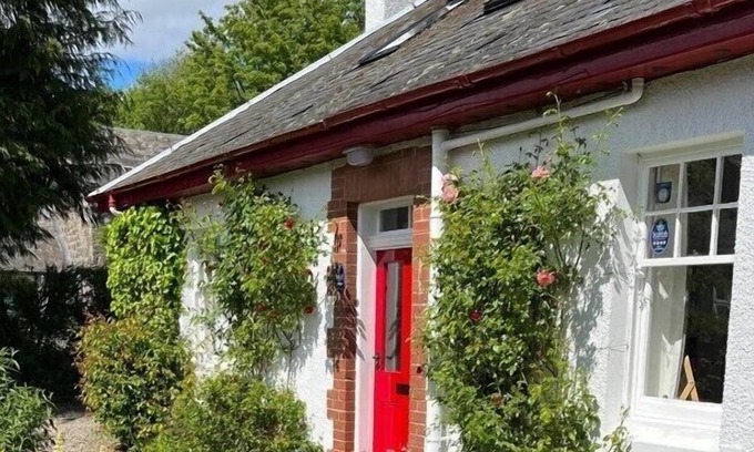Comrie Cottage | Gorgeous Comrie Cottage, hot tub & mountain views