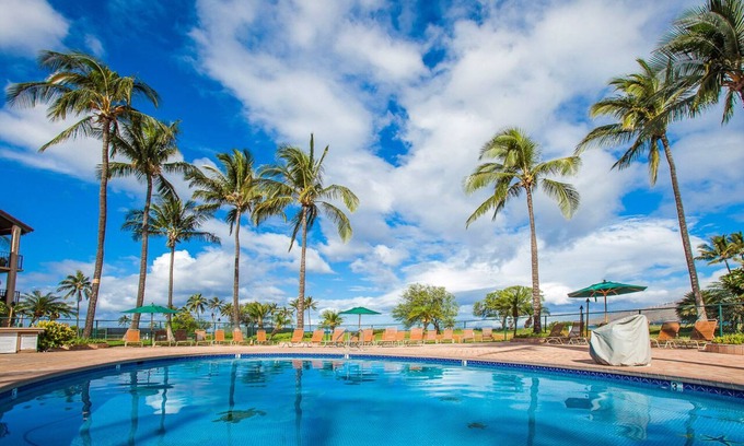 Kihei Condo | Gorgeous corner unit w/Stunning Panromantic Ocean Views, Beachfront!