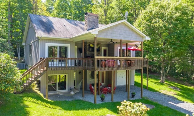 Boone House | Gorgeous Cottage with Hot Tub in Boone NC!