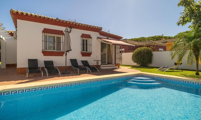 Chiclana de la Frontera House | Gorgeous home in Chiclana de la Fronter