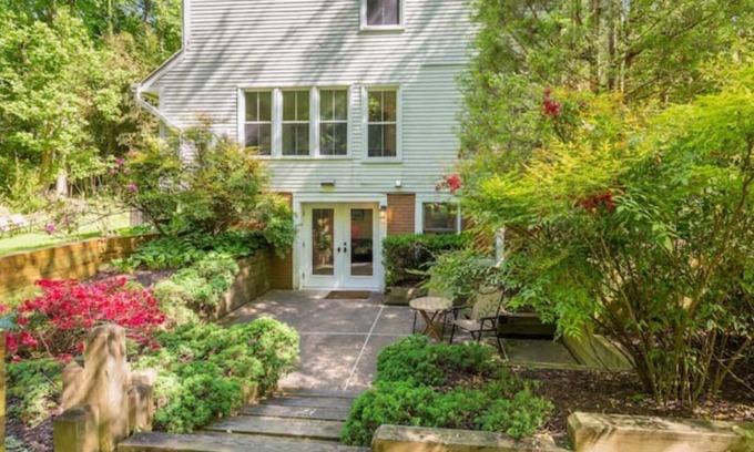 McLean House | Gorgeous family home close to DC