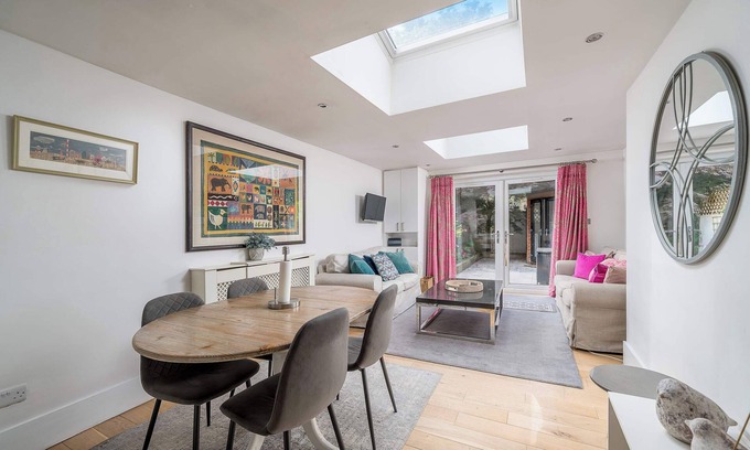 Shaftesbury Apartment | Gorgeous flat with garden in Battersea