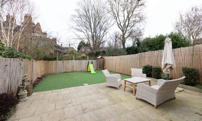 Golders Green Apartment | Gorgeous Golders Green apartment in North London