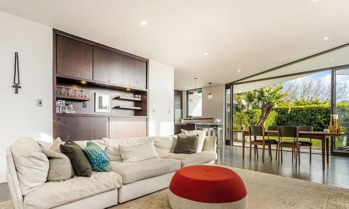 Grey Lynn House | Gorgeous Grey Lynn two bedroom haven