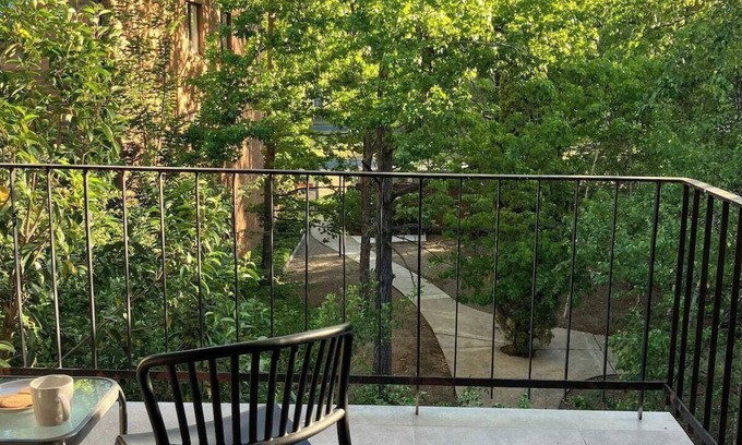 Kingston Apartment | Gorgeous Griffith 2Bed/1Bath Pad
