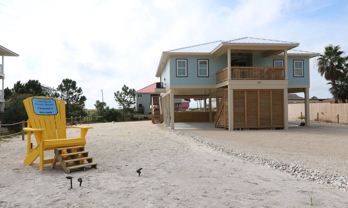 East End House | Gorgeous Gulf views! 4BR and 4BA, Private Pool and Steps to the Gulf.