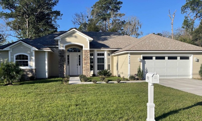 Riverview House | Gorgeous Heated Pool Home Built in 2020 with Jacuzzi- 5.3 mi from INTL Airport…