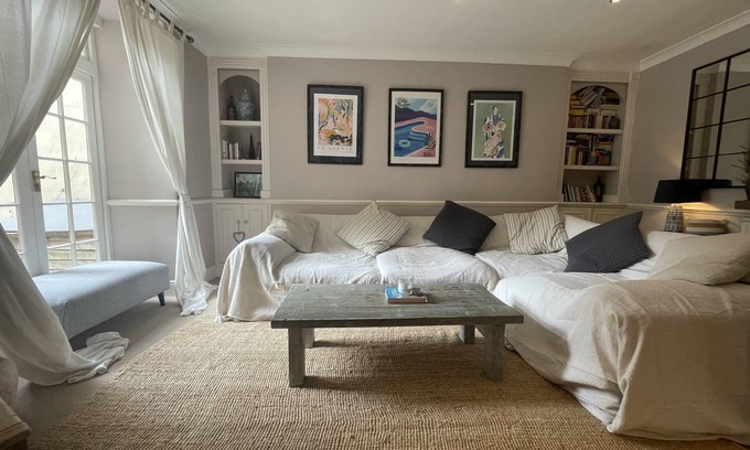 Clifton Apartment | Gorgeous Hideaway in Classy Clifton