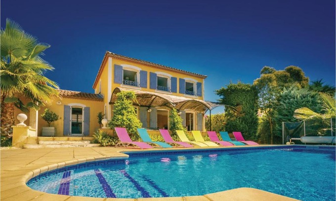 Thezan-les-Beziers House | Gorgeous Home In Thézan-Lès-Béziers With Wifi