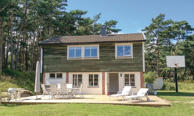 Borrby House | Gorgeous home in Borrby with WiFi