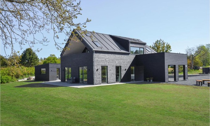 Syddjurs Kommune House | Gorgeous Home In Ebeltoft With Kitchen