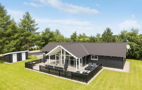 Fjellerup House | Gorgeous Home In Glesborg With Sauna