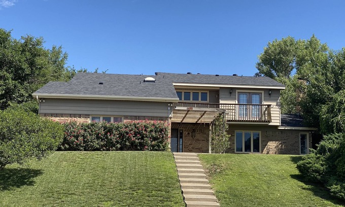 Canyon House | Gorgeous Home in Hunsley Hills by the golf course!