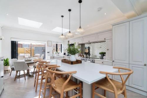 Figge's Marsh House | Gorgeous home in Mitcham Eastfields