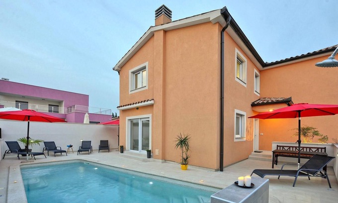 Liznjan House | Gorgeous home in Pula