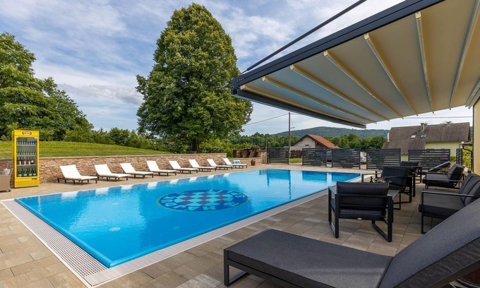 Slunj House | Gorgeous home in Slunj with kitchen
