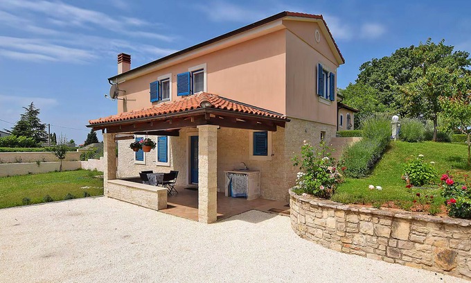 Jursici House | Gorgeous home in Svetvincenat with WiFi