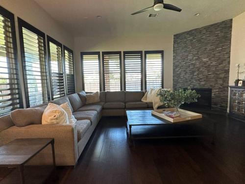 Tomball House | Gorgeous Home in The Woodlands