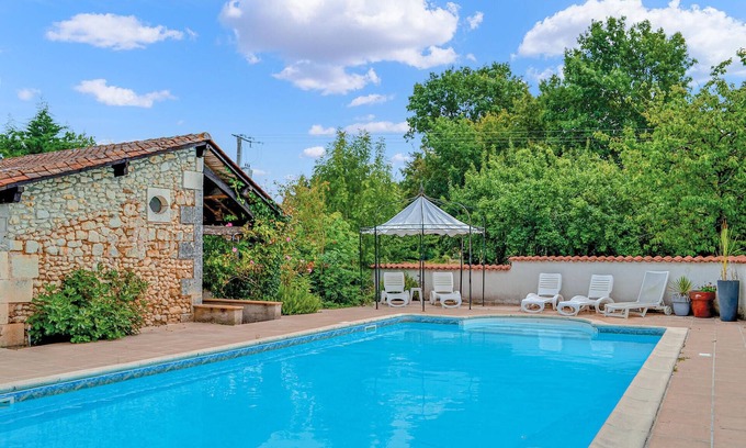 Vanxains House | Gorgeous home in Vanxains