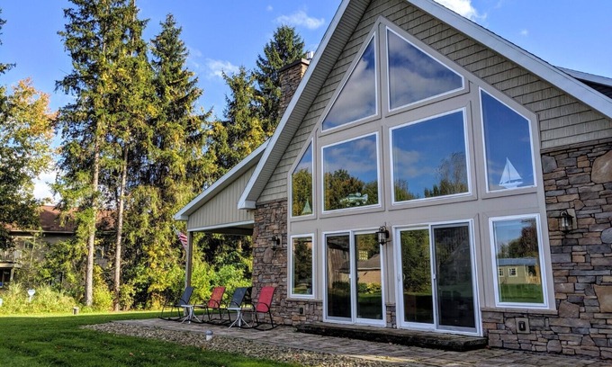 Chautauqua House | Gorgeous home located on Cardinal Road in Mallard Cove!