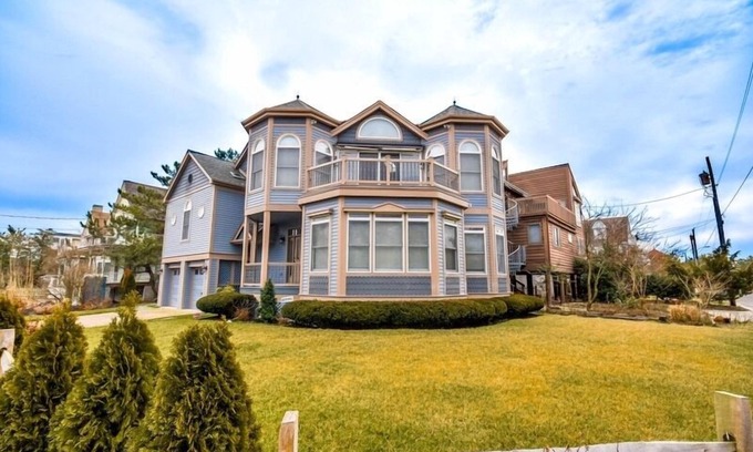 Cape May Point House | Gorgeous home with the Beach merely steps away.