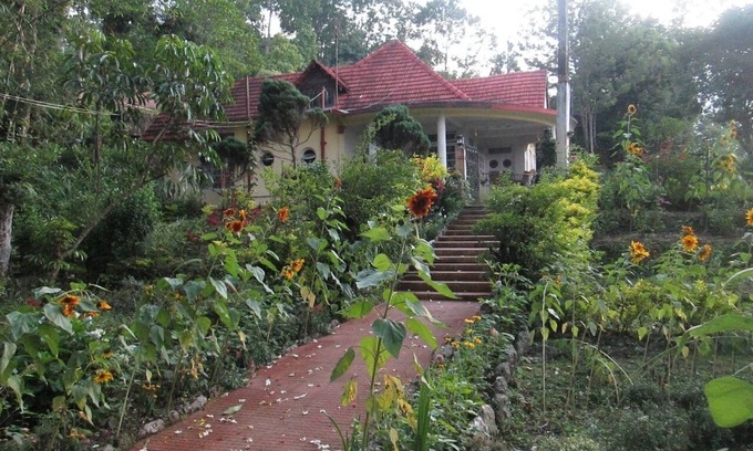 Turuk House | Gorgeous homestay at 70-year old colonial bungalow and farm
