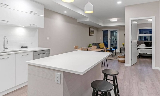 Downtown Squamish Apartment | Gorgeous Hotel in a Home With Mountain Views