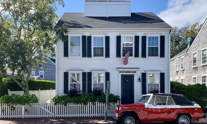 Nantucket Town House | Gorgeous in-town Property w/Large Patio and all the Amenities! Walk to Main St!