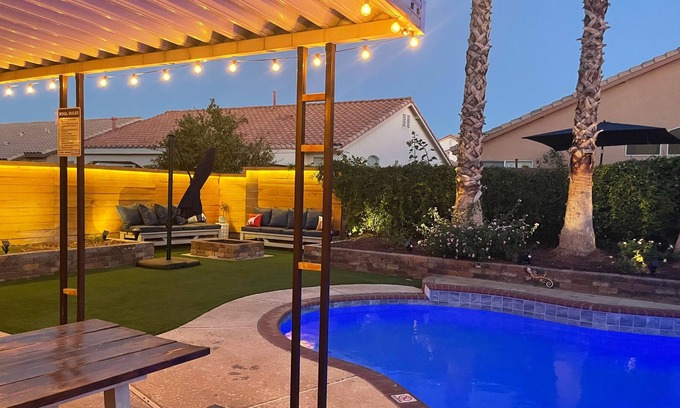 Gibson Springs House | Gorgeous Las Vegas/Henderson Home with Pool!!!