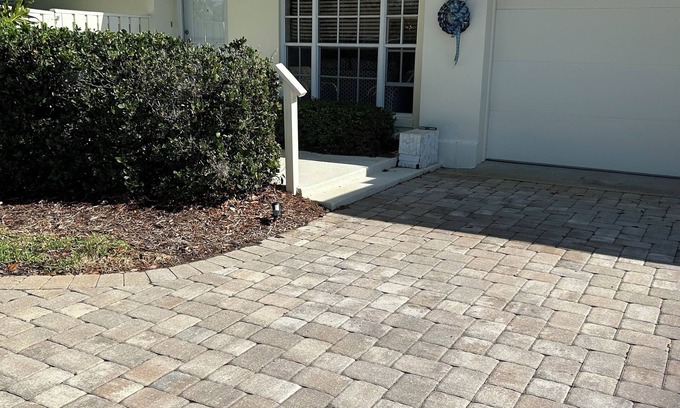 South Beach Condo | Gorgeous luxury cottage/condo with cozy vibes close to beach