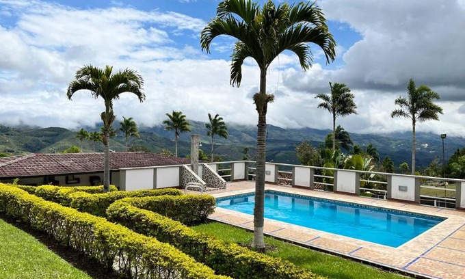 Dagua House | Gorgeous luxury vacation home, El Carmelo.