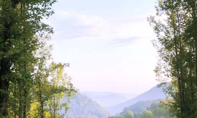 Roan Mountain House | Gorgeous Mountain View 8 miles from Appalachian Trail